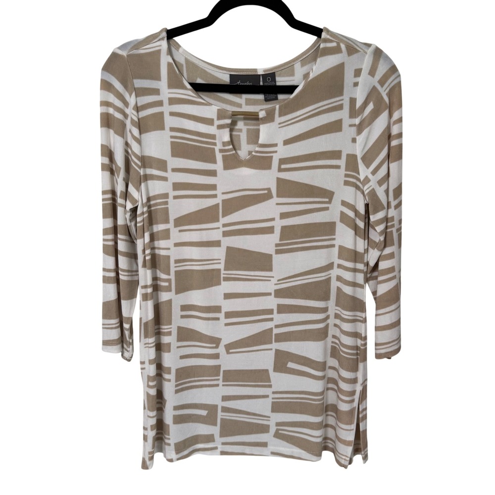 Travelers by Chicos Tan White Geometric Keyhole Top Size 0 Small 3/4 Sleeve